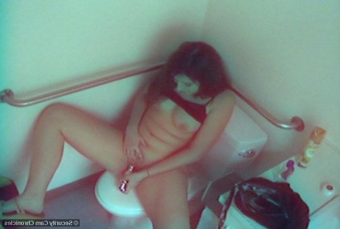 16P Amateur girl masturbating with dildo caught by toilet cam