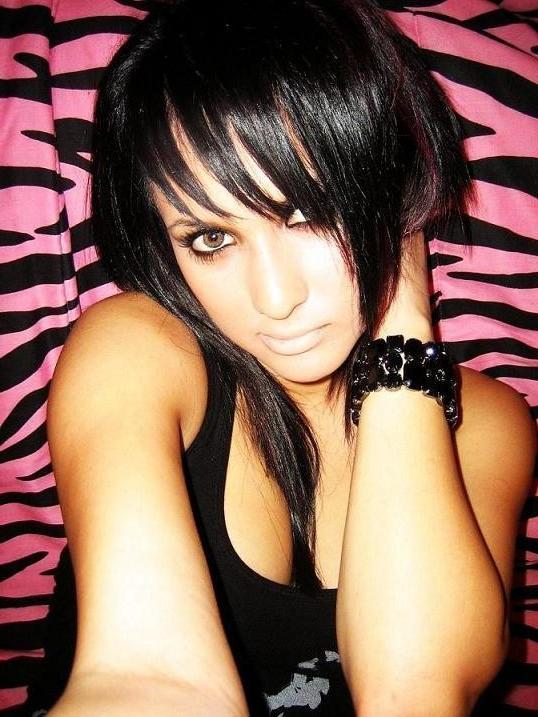 15P Selfshot emo girlfriend teasing in panties