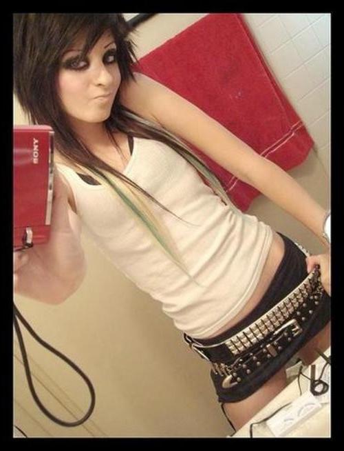 15P Selfshot emo girlfriend teasing in panties