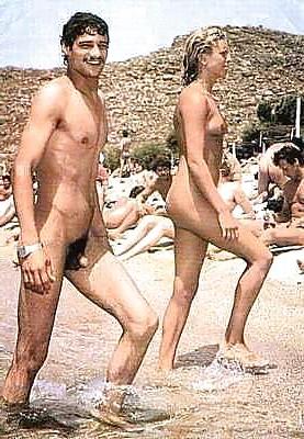 20P Naked couple 32.