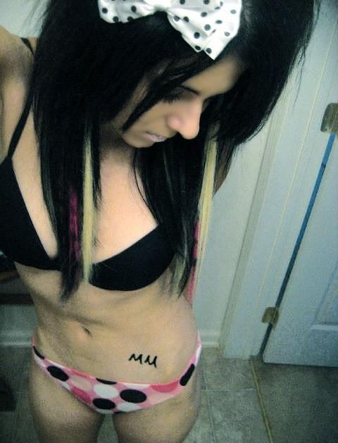 15P Pierced amateur alternative emo teen girlfriends in homemade pix