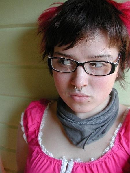 15P Pierced amateur alternative emo teen girlfriends in homemade pix