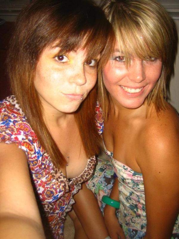 15P Tattooed emo teen girlfriends pose in homemade pix