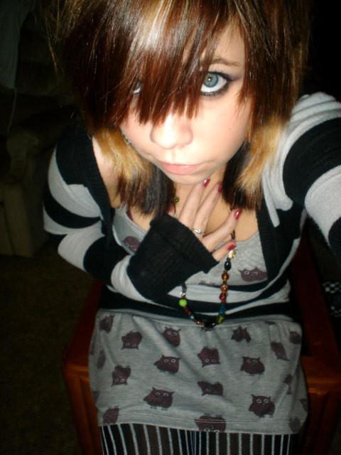 15P Tattooed emo teen girlfriends pose in homemade pix