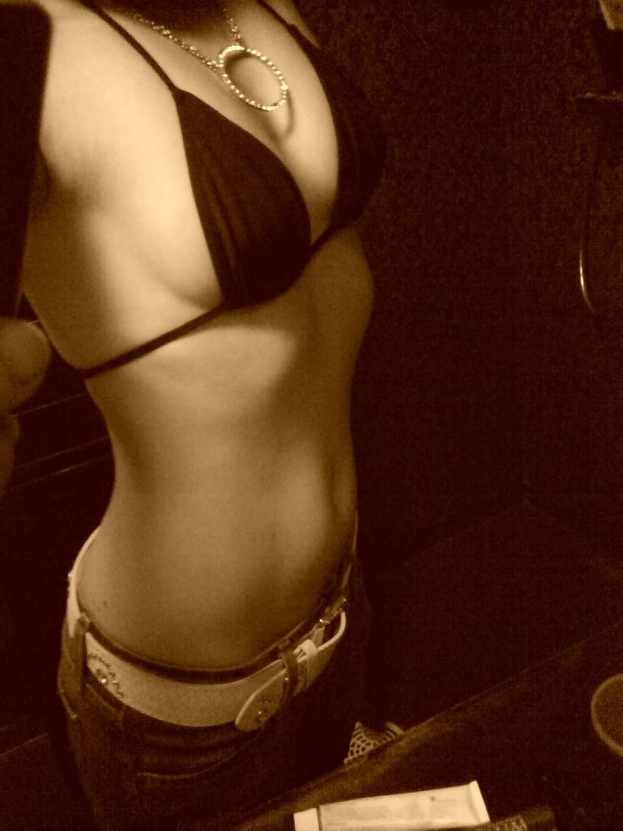 20P Leaked homemade naked photos of sexy emo girlfriend