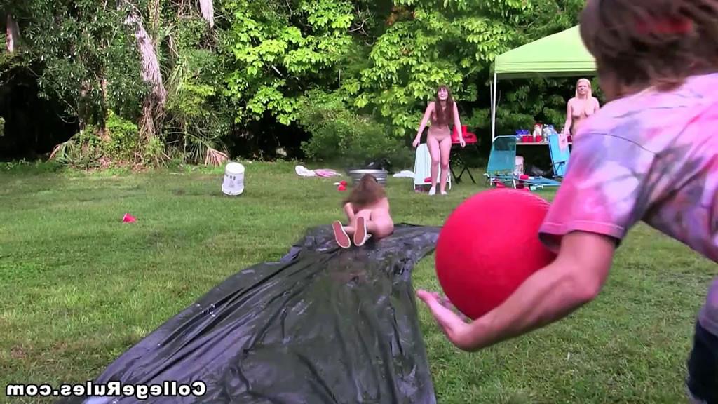 15P Fucking her tight young pussy in the garden