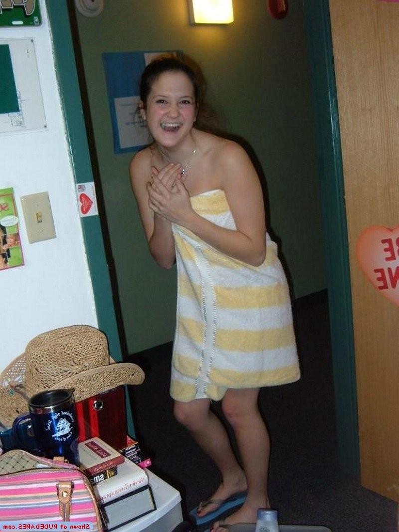 15P Amateur girls in the raw
