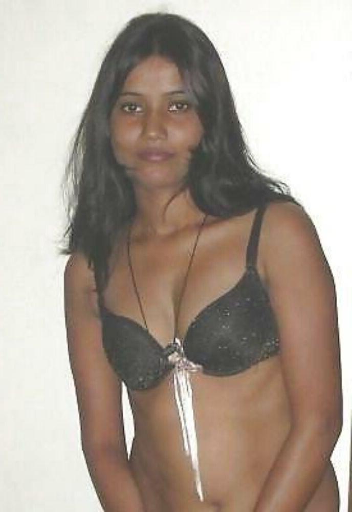 15P Indian gfs are posing and fucking gallery 7