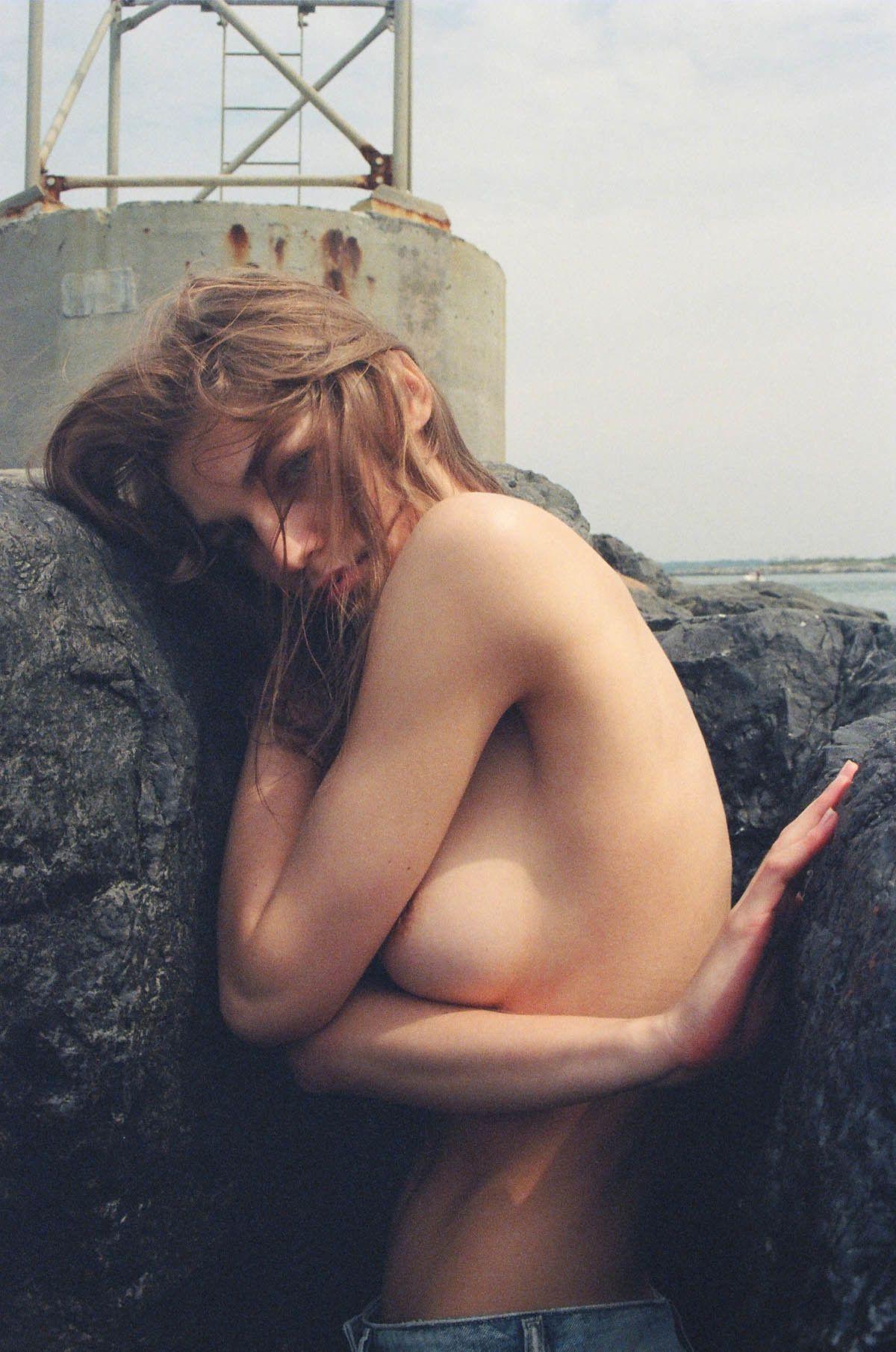 4P Topless photoshoot of Samantha Gradoville