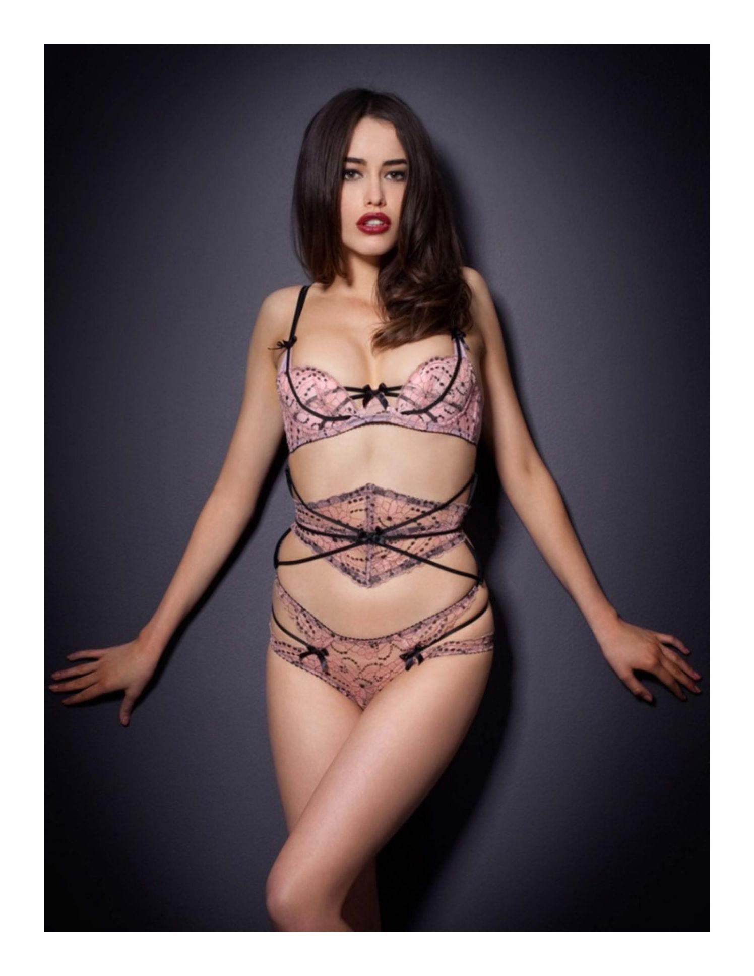 6P Sarah Stephens lingerie photoshoot