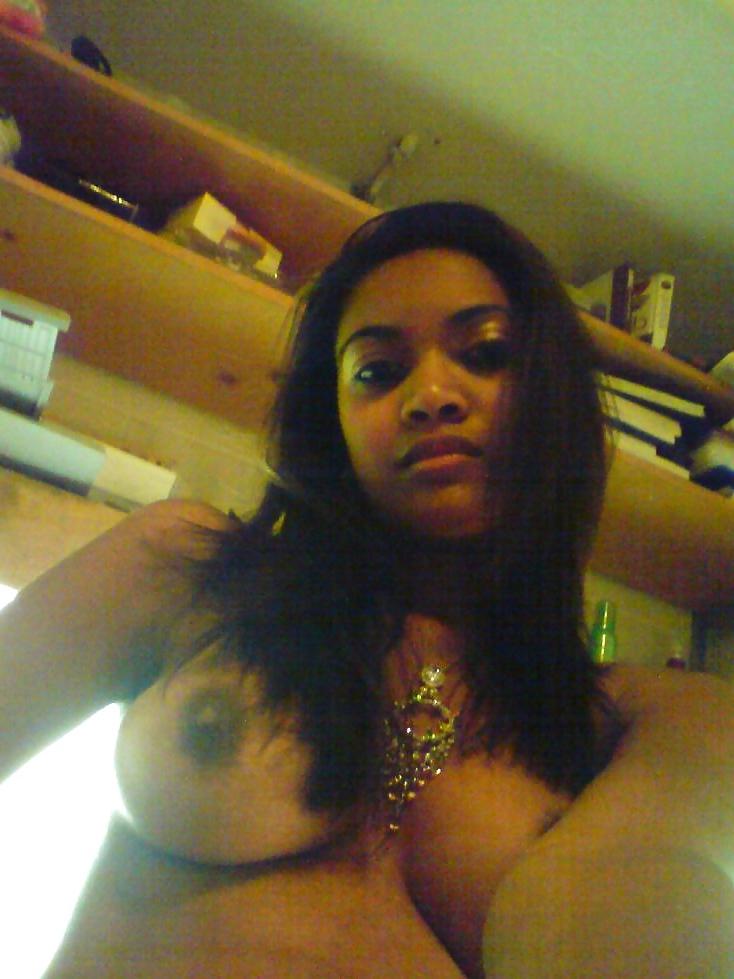 12P Selfshot indian girl