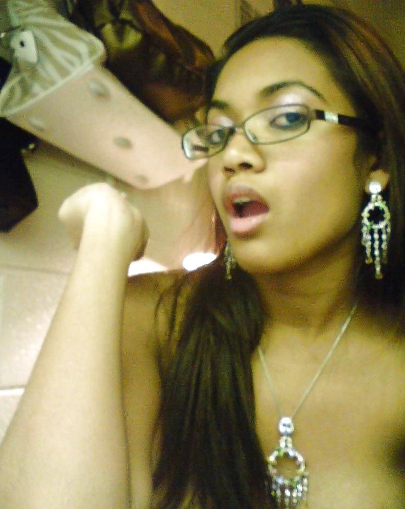 12P Selfshot indian girl