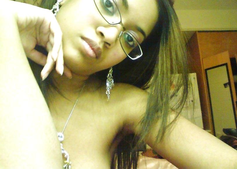 12P Selfshot indian girl