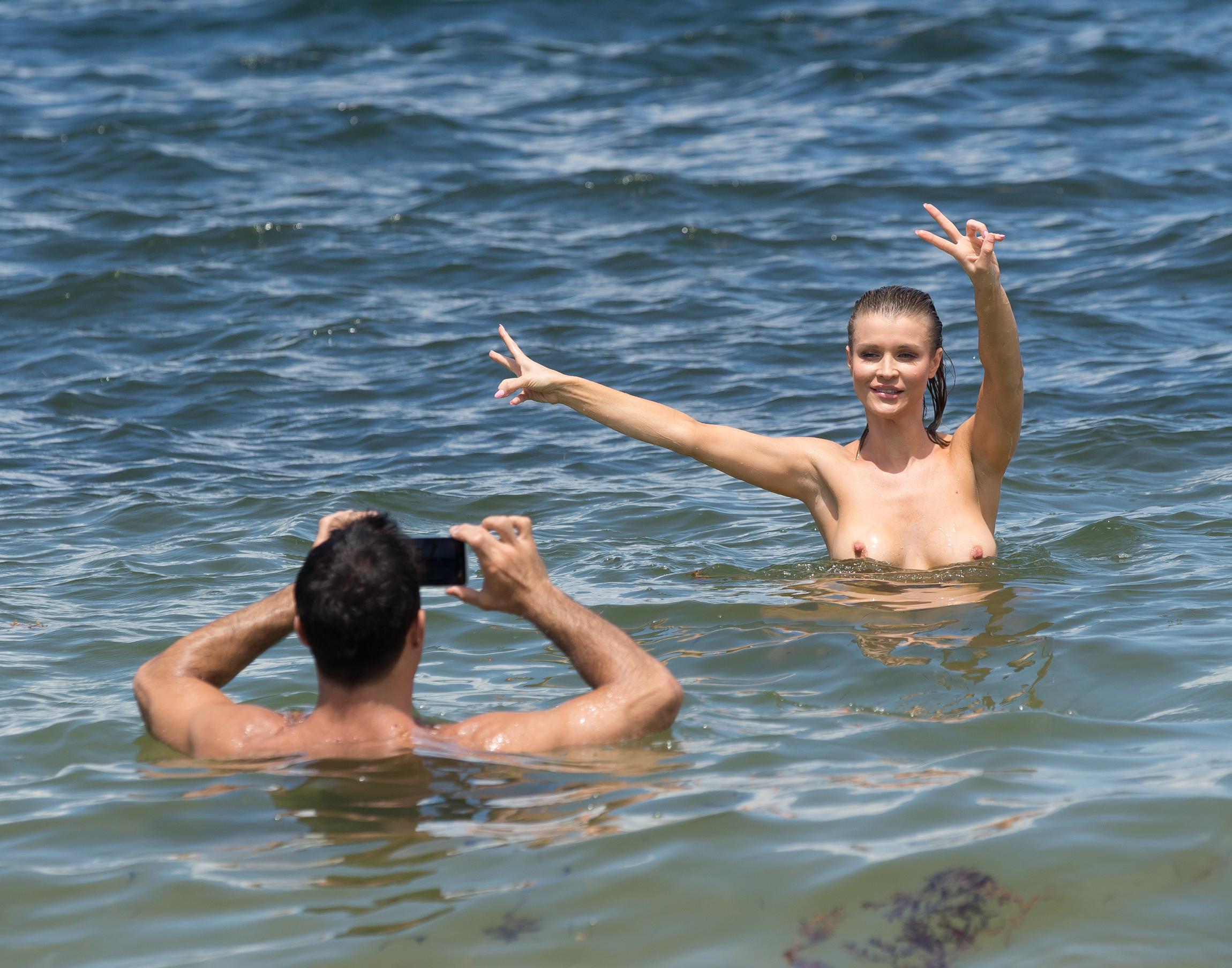 22P Sexy photoshoot of Joanna Krupa