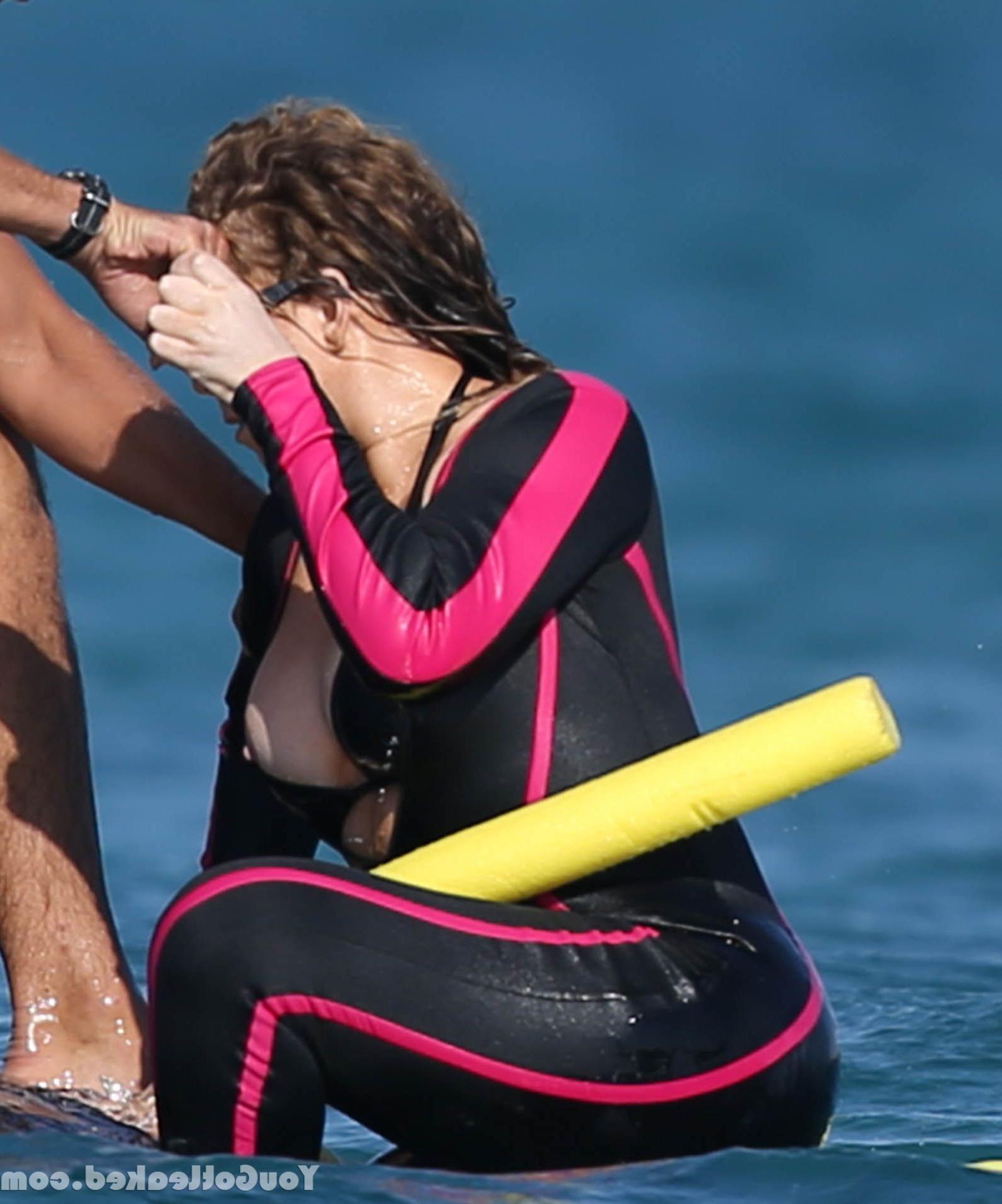 20P Mariah Carey’s nipslip photoshoot