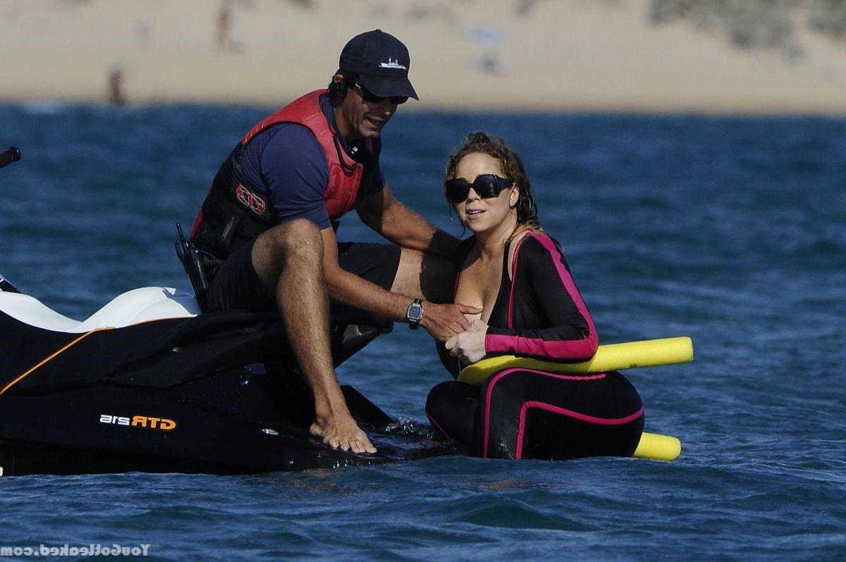 20P Mariah Carey’s nipslip photoshoot