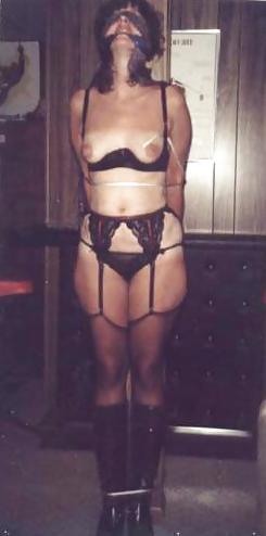 16P Mrs. Commish in bondage