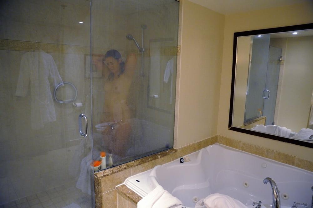 25P Hot Wife