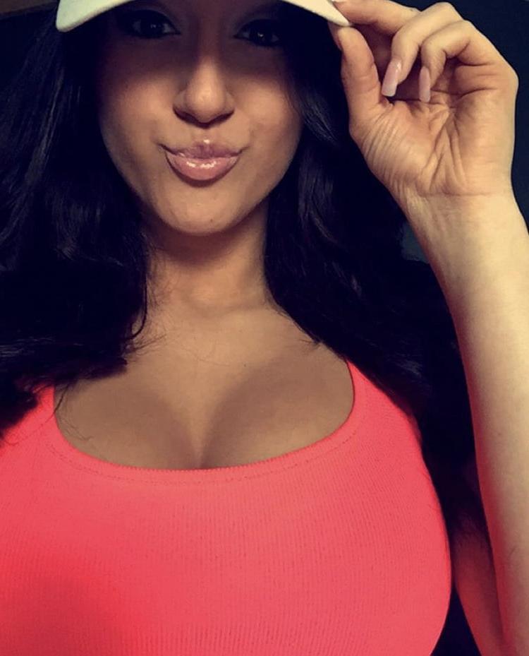 25P Smoking Hot Rachel and Tara From Illinois