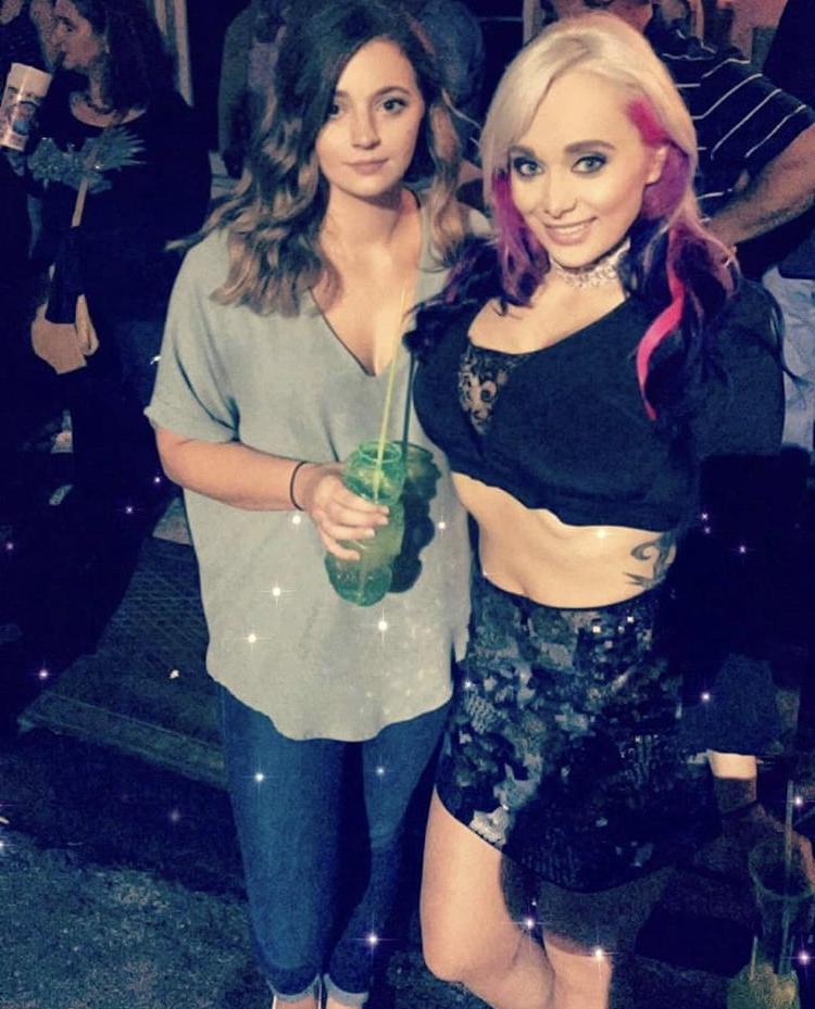 25P Smoking Hot Rachel and Tara From Illinois