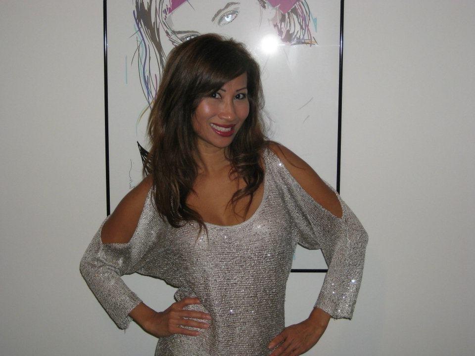 25P HOT Asian Trophy Wife From Bangkok Living in North Carolina