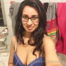 9P Indian GF nude selfies