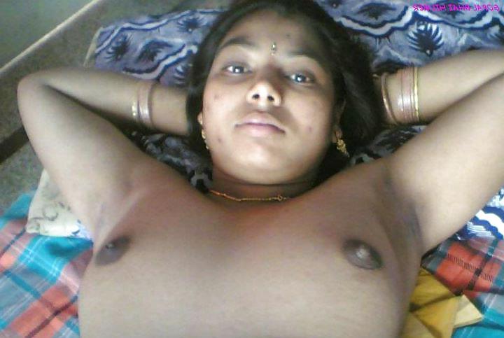 11P Sexy Indian Gals