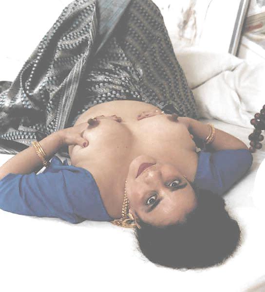 11P Sexy Indian Gals