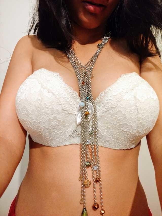 25P Hot Indian Girl full nude album