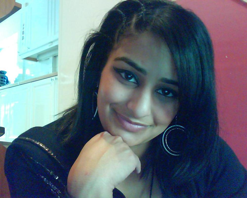 25P HOT INDIAN BABES