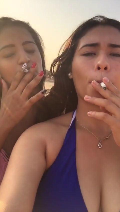 25P lez Kelly smoking hot