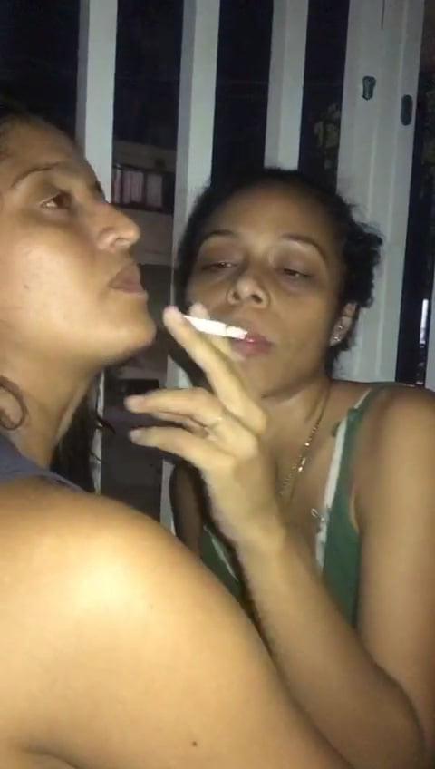 25P lez Kelly smoking hot