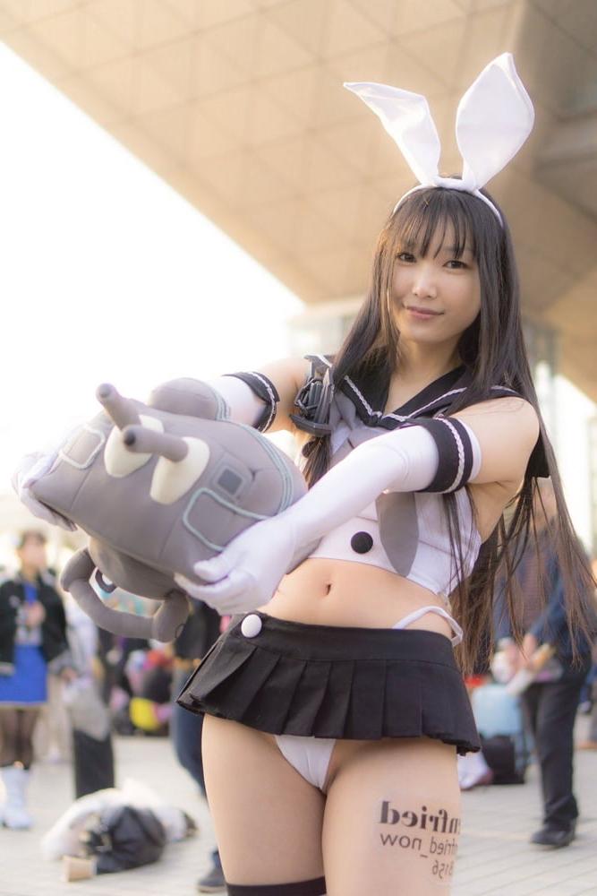 25P Perverted cosplayers