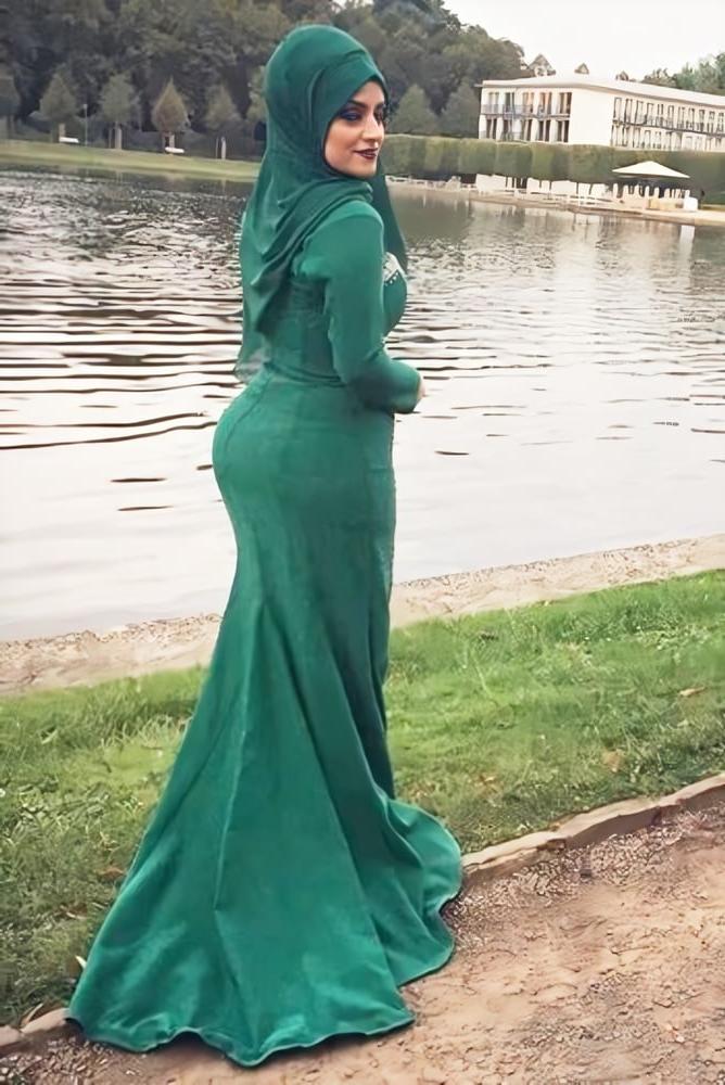 10P hijab Big ass girlfriend