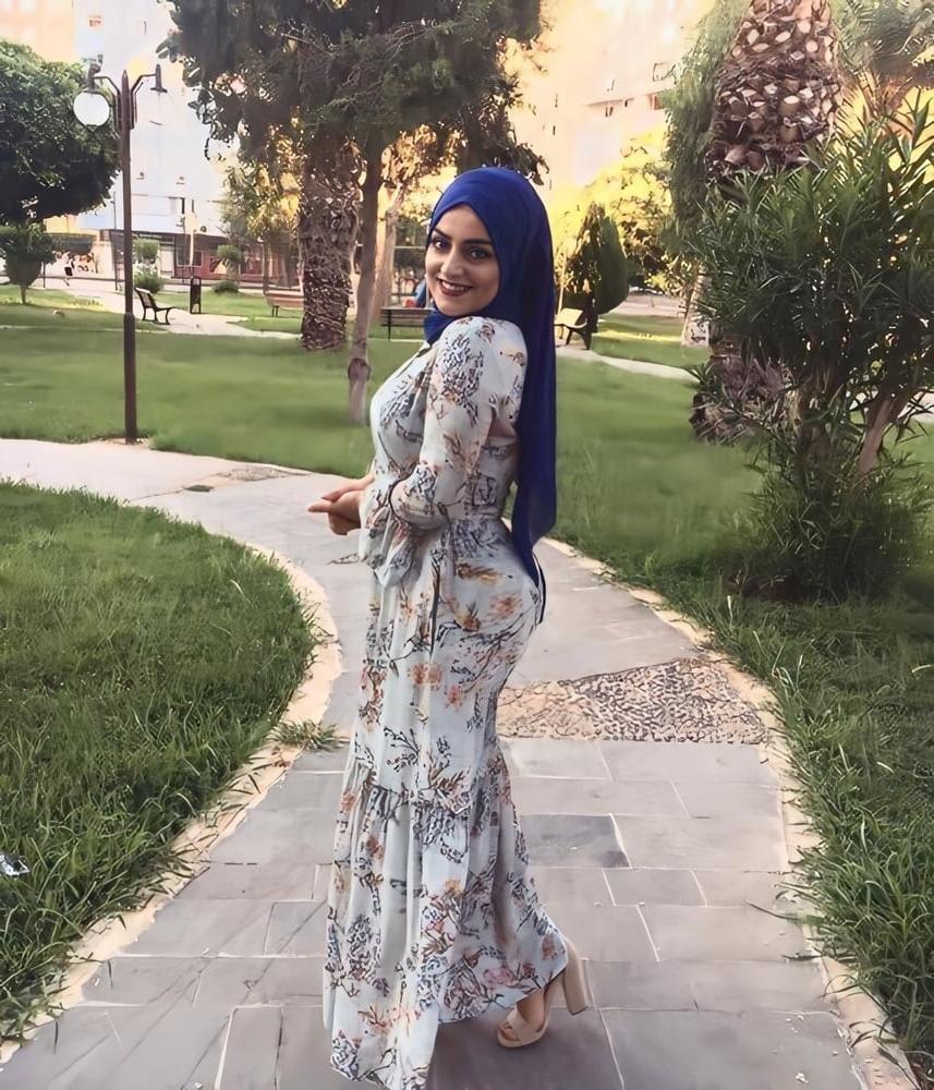 10P hijab Big ass girlfriend