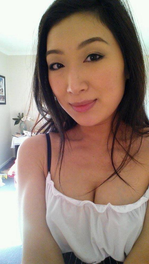 25P AMATEUR ASIAN SLUT WIFE AMY