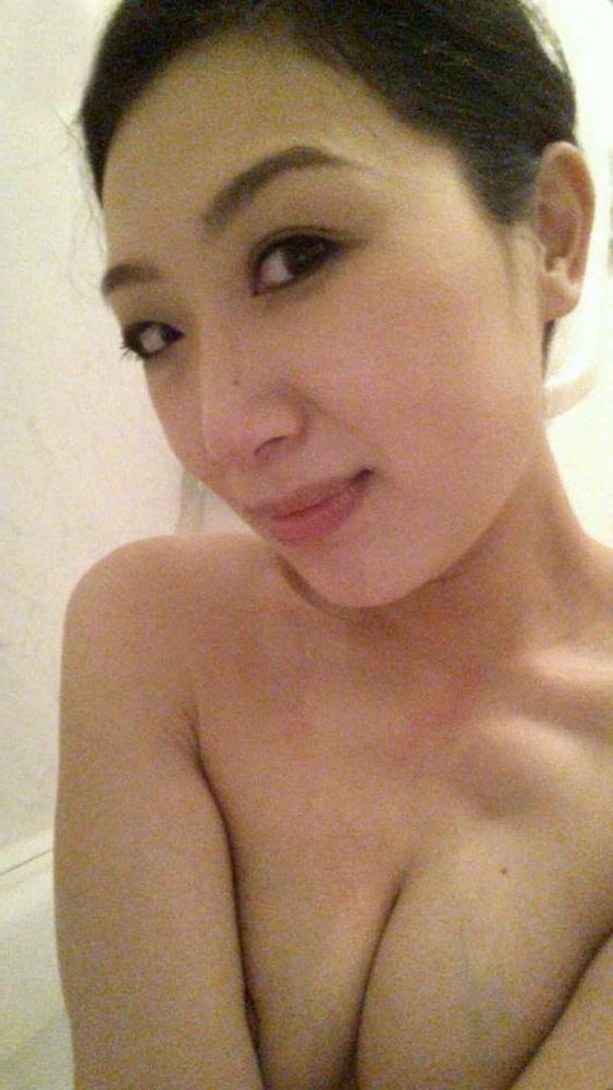 25P AMATEUR ASIAN SLUT WIFE AMY
