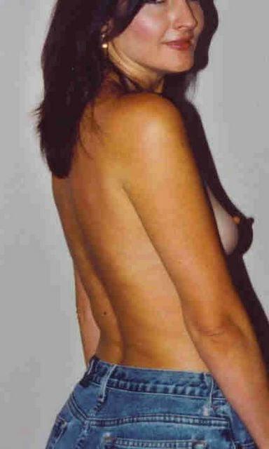 25P Real Shy Wife Brunette Milf Amateur Wife Nude Strip