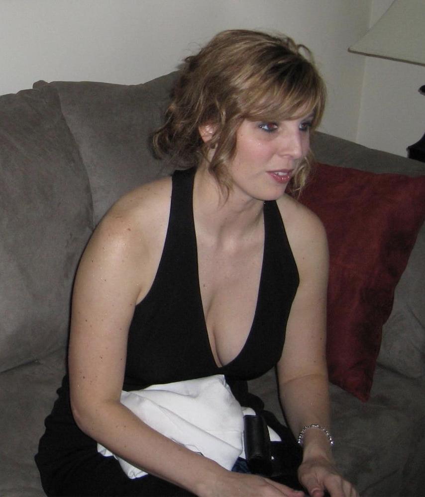 17P Sexy wife for bulls to use