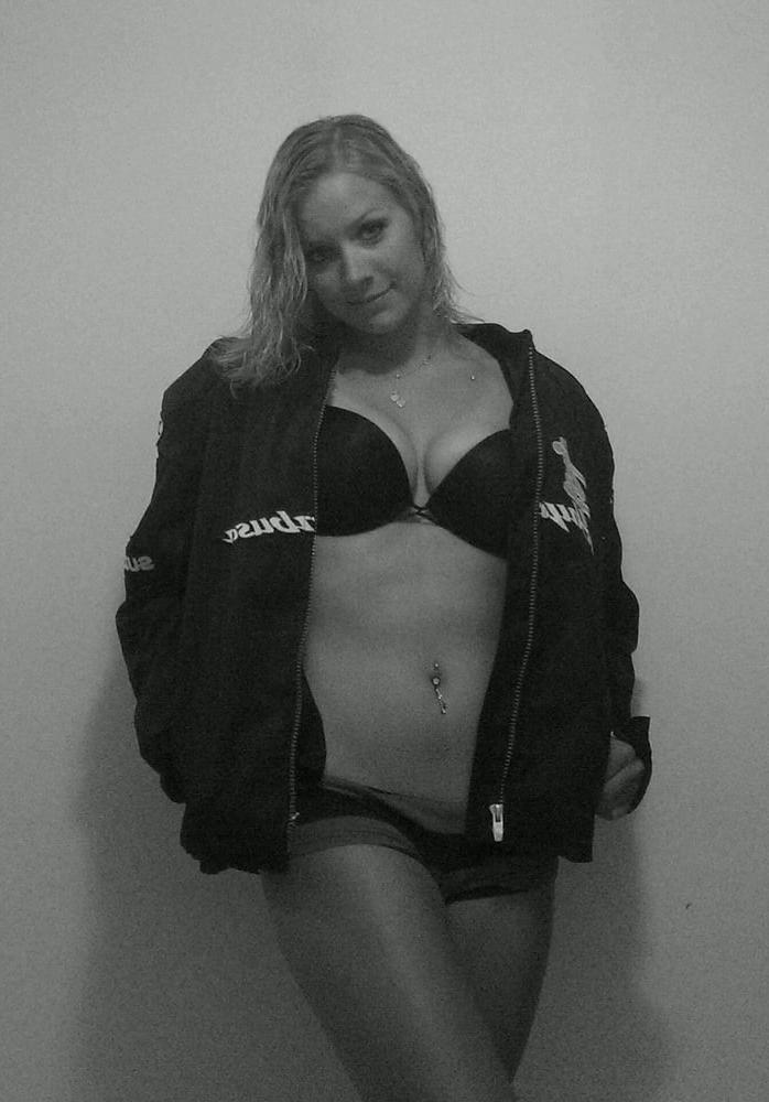 19P Hot wife Amanda exposed