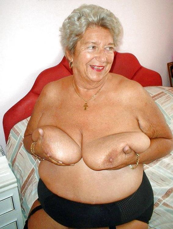 20P Busty women 94 (Saggy tits special)