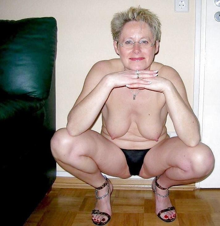 20P Busty women 94 (Saggy tits special)