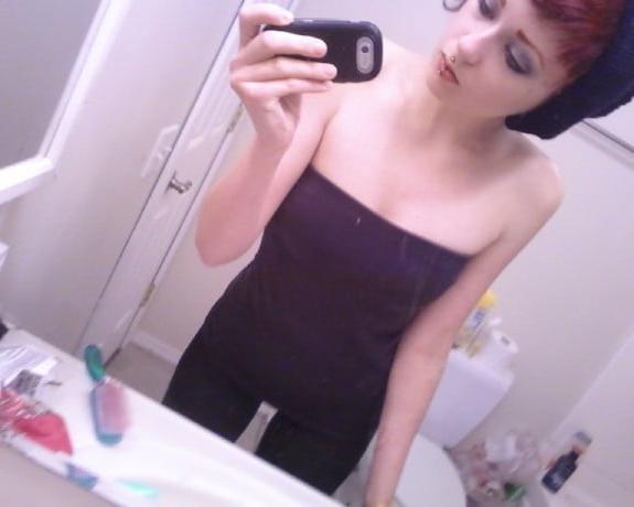 7P Emo Teen Slut goes Naked