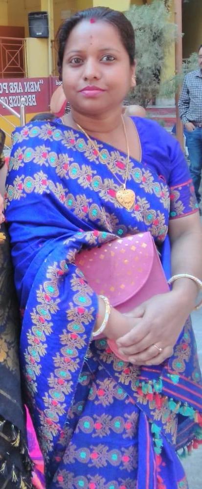 19P New married muslim girl showing boobs
