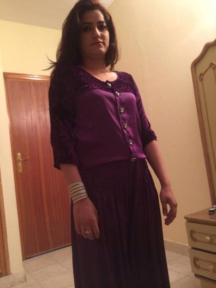 19P New married muslim girl showing boobs