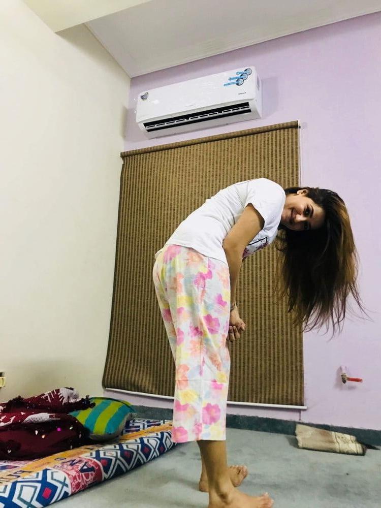 19P New married muslim girl showing boobs