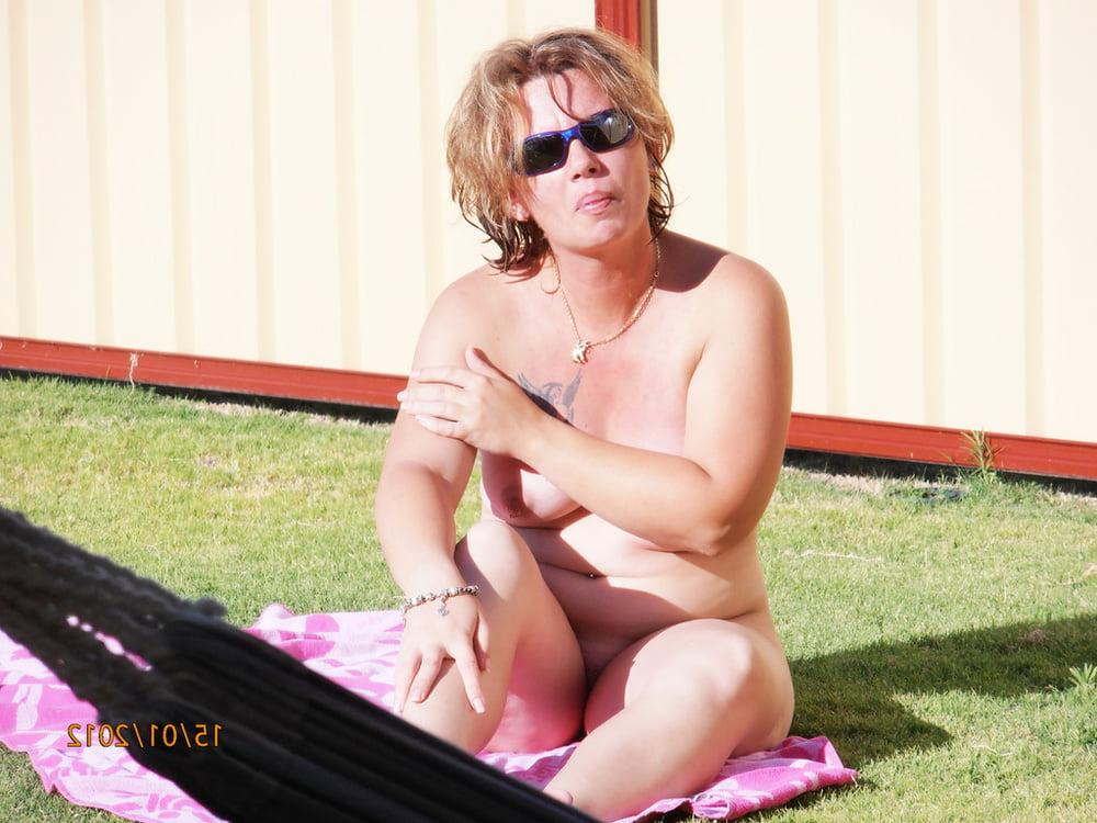 25P 9. Aussie wife Wendy
