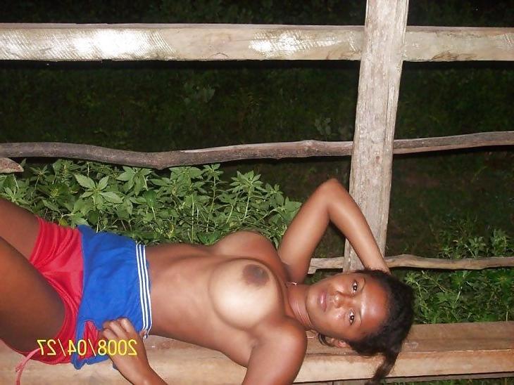 25P Babes from the slums of Rio de Janeiro.
