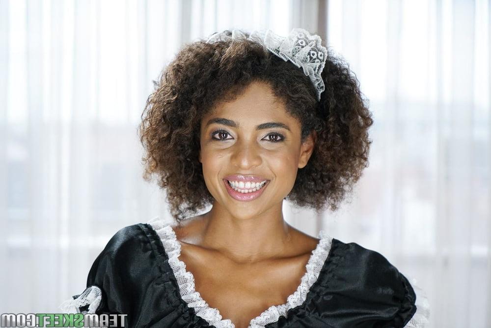 24P Luna Corazon - Maid