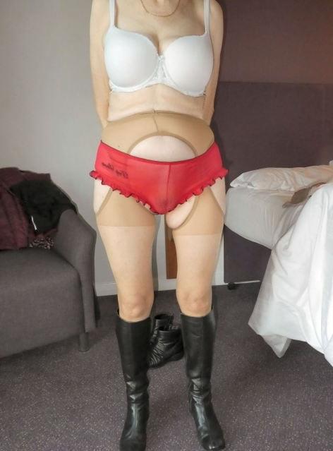 25P matures in sexy boots 2